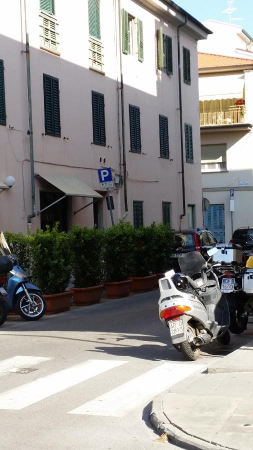 Villa Casa Di Titta Vicino Al Mare Viareggio Exterior foto